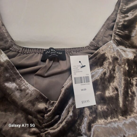 Lane Bryant Grey Crushed Velvet Sweat heart Neck Blouse 3/4 Sleeve Elastic Cuff - Picture 3 of 7